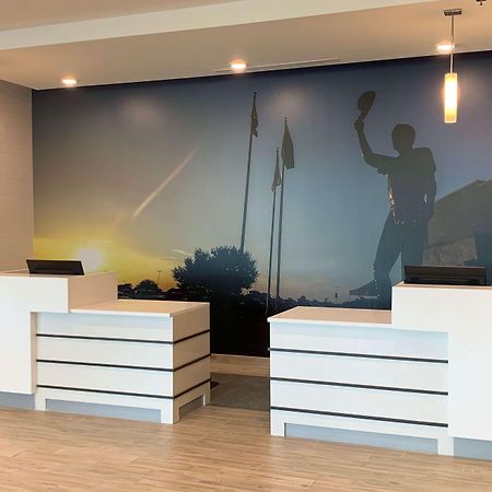 La Quinta Inn & Suites By Wyndham Round Rock Near Kalahari Екстериор снимка