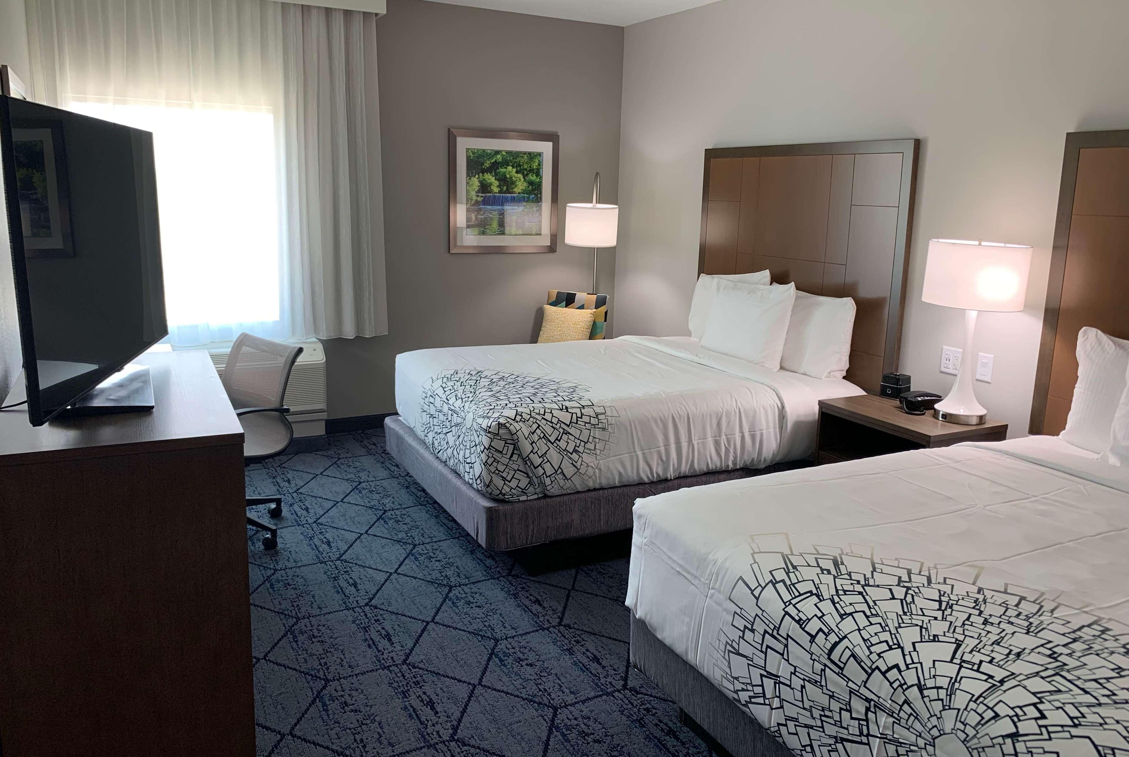 La Quinta Inn & Suites By Wyndham Round Rock Near Kalahari Екстериор снимка
