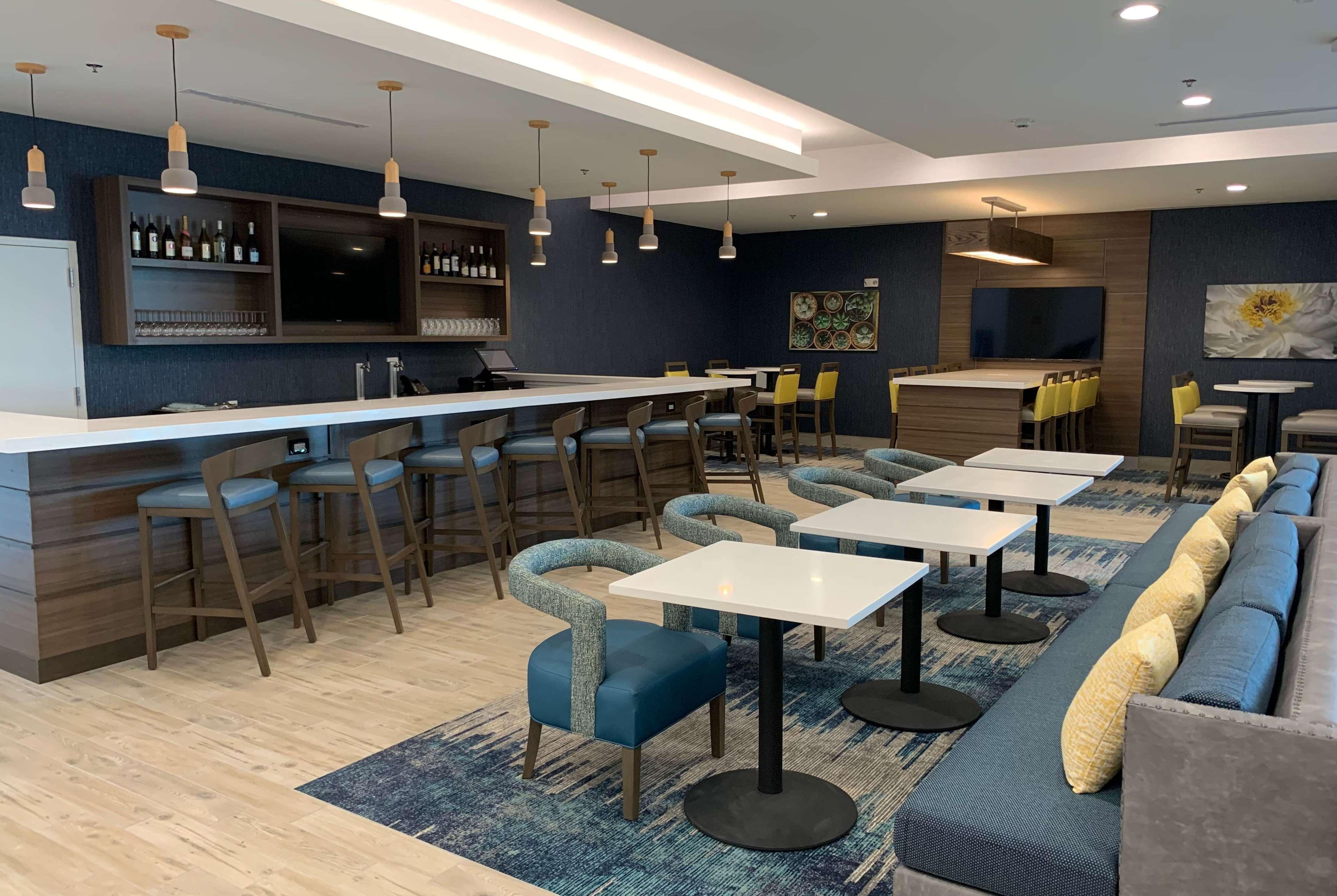 La Quinta Inn & Suites By Wyndham Round Rock Near Kalahari Екстериор снимка