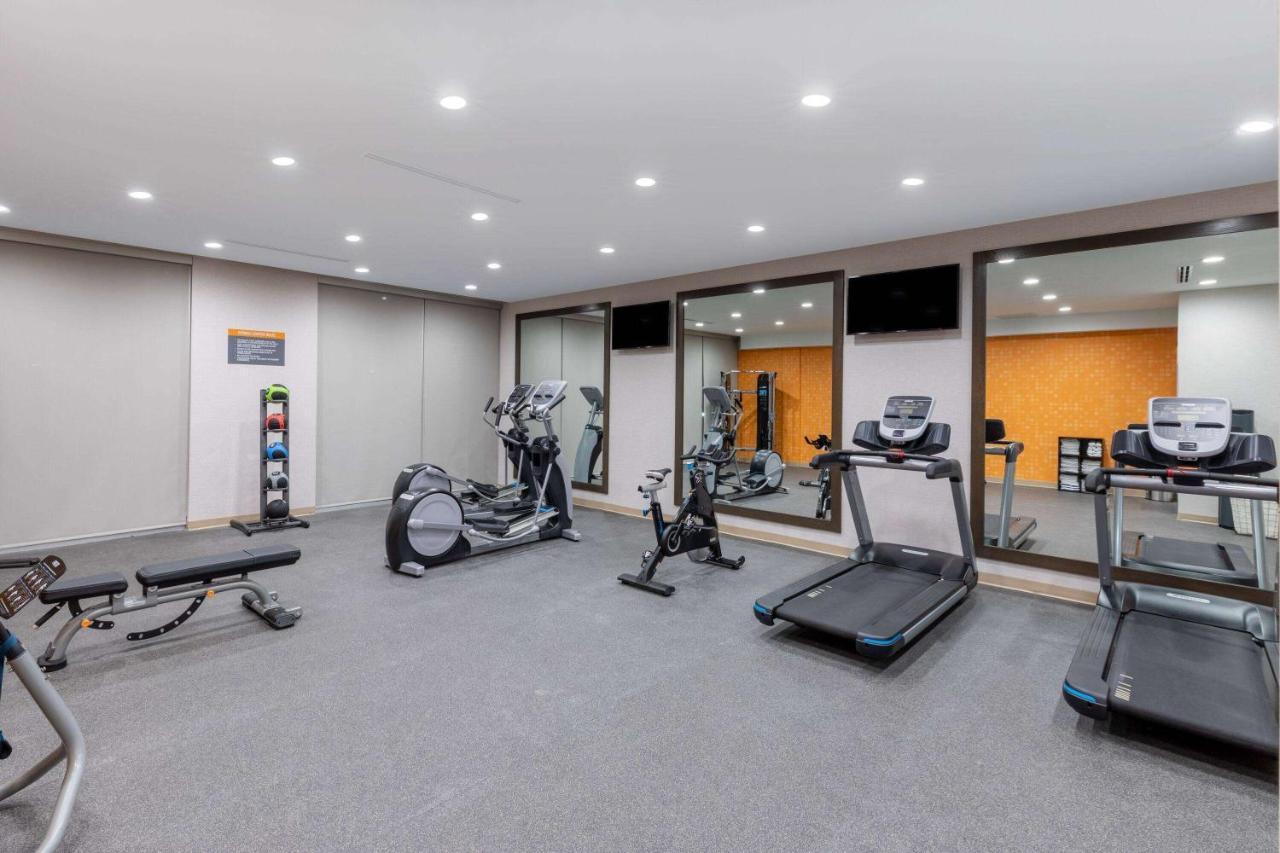 La Quinta Inn & Suites By Wyndham Round Rock Near Kalahari Екстериор снимка