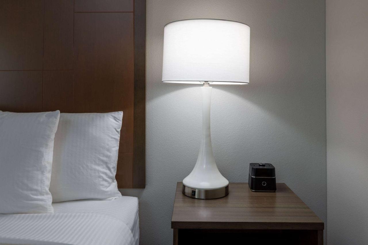 La Quinta Inn & Suites By Wyndham Round Rock Near Kalahari Екстериор снимка
