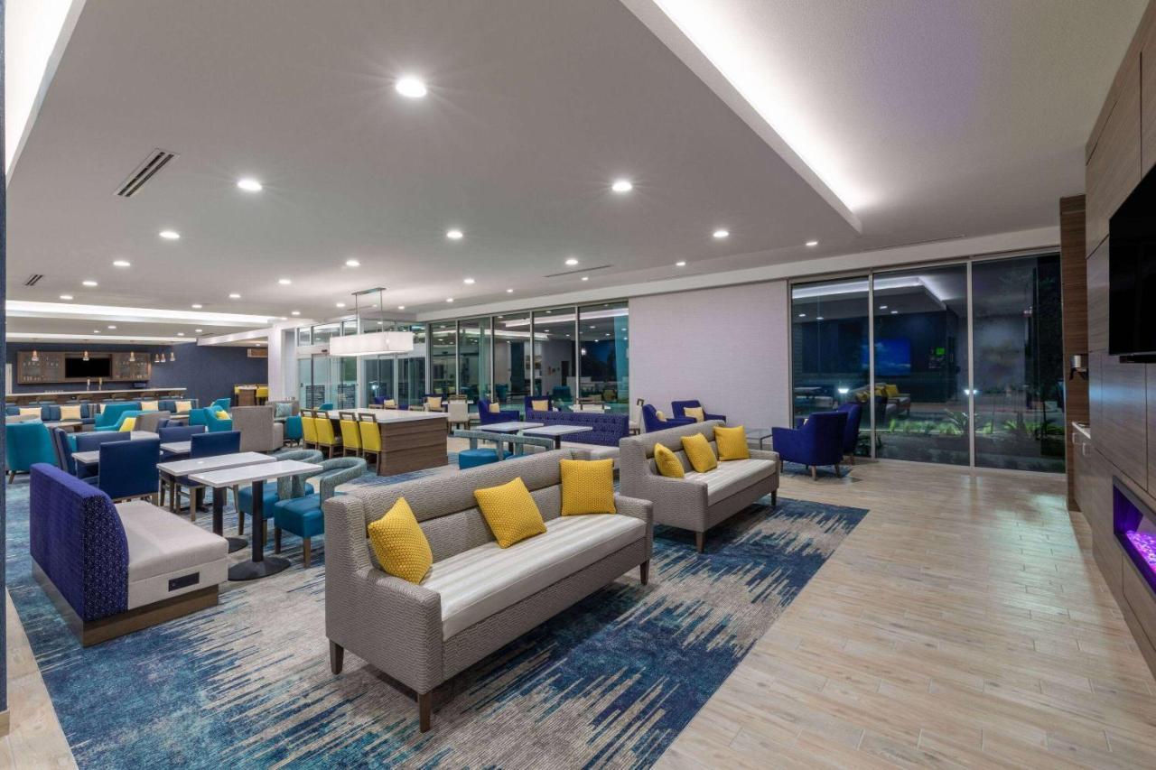 La Quinta Inn & Suites By Wyndham Round Rock Near Kalahari Екстериор снимка